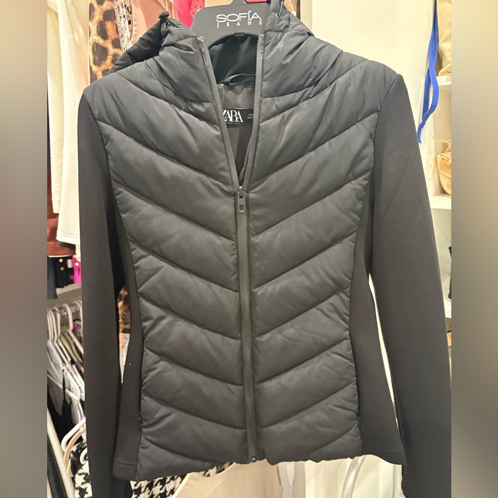 Zara Women's Black Quilted Puffer Jacket